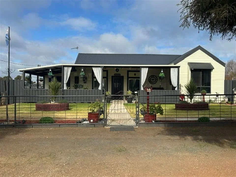 18 Loftus Street, Temora NSW 2666