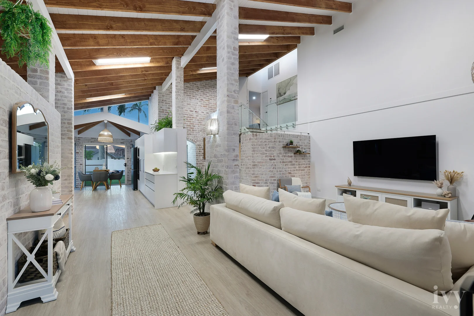 Additional image 3 of 26 O'Grady Drive, Paradise Point QLD 4216