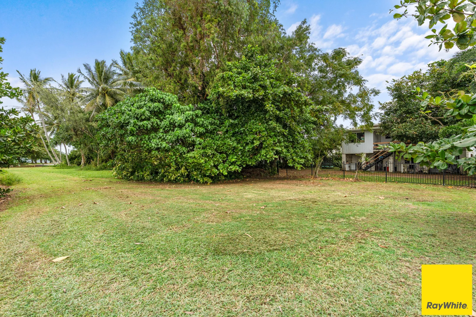 Additional image 23 of 8 Feldt Street, Flying Fish Point QLD 4860