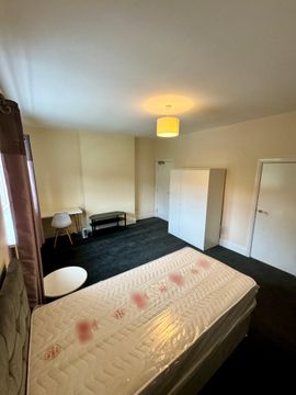 Shirecliffe Lane, Sheffield S3, Room to rent