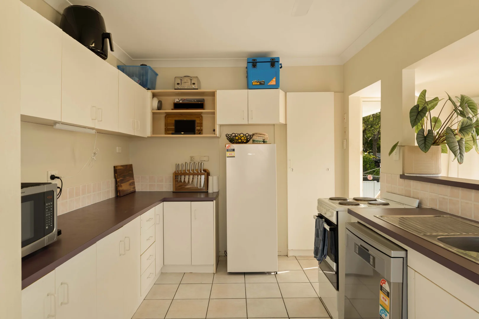 Additional image 12 of 215 Scarborough Road, Scarborough QLD 4020