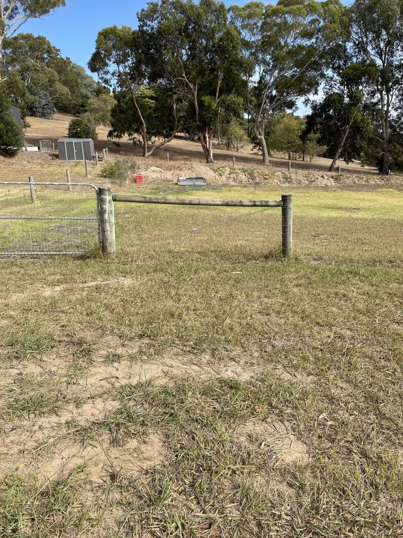 Additional image 3 of 9-11 Oak Avenue, Casterton VIC 3311