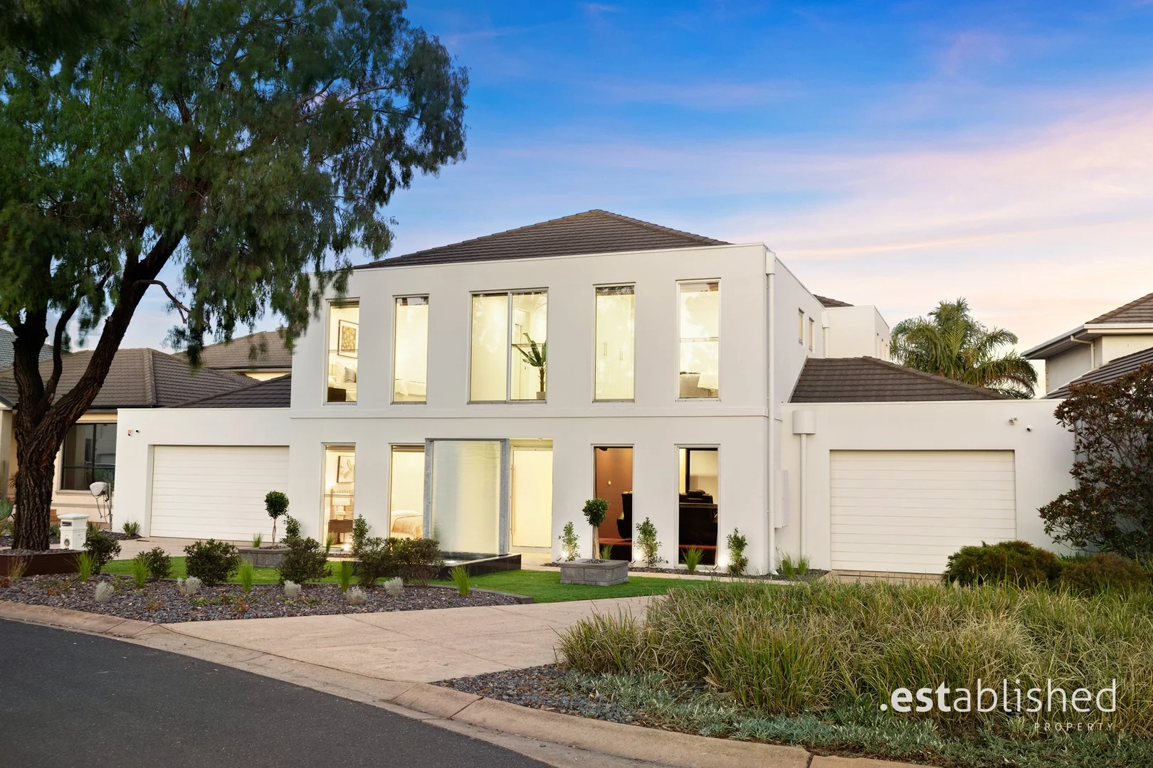 20 Heron Way, Sanctuary Lakes VIC 3030