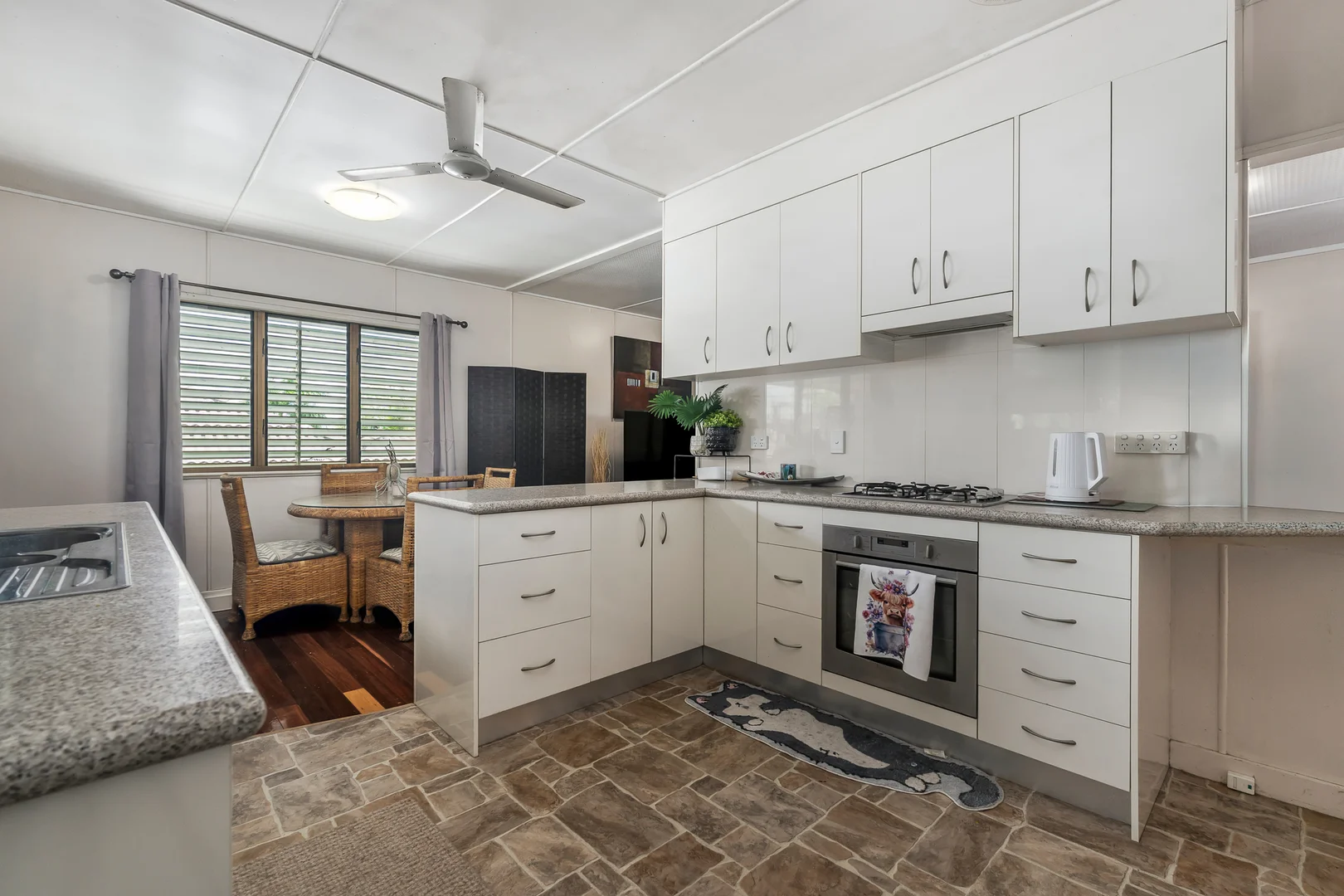 Additional image 5 of 28 Marginson Street, Leichhardt QLD 4305