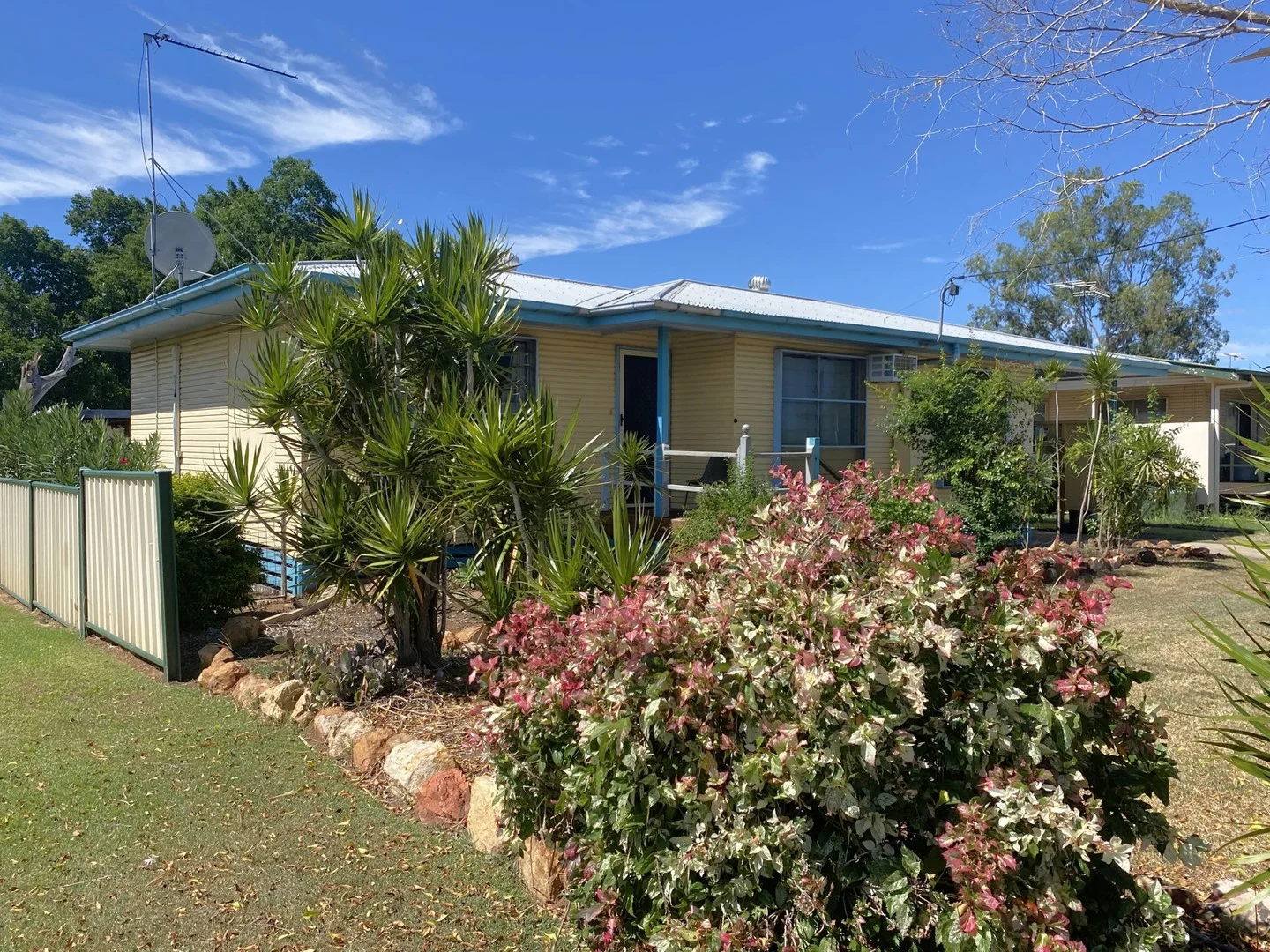 8 Wattle Street, Blackwater QLD 4717