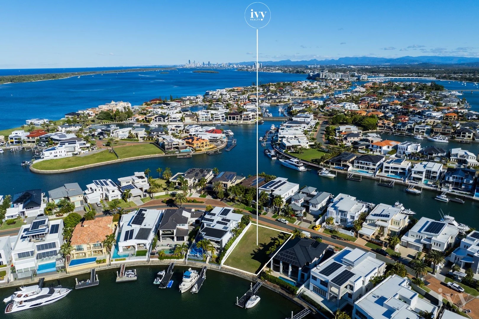 51 Royal Albert Crescent, Sovereign Islands QLD 4216