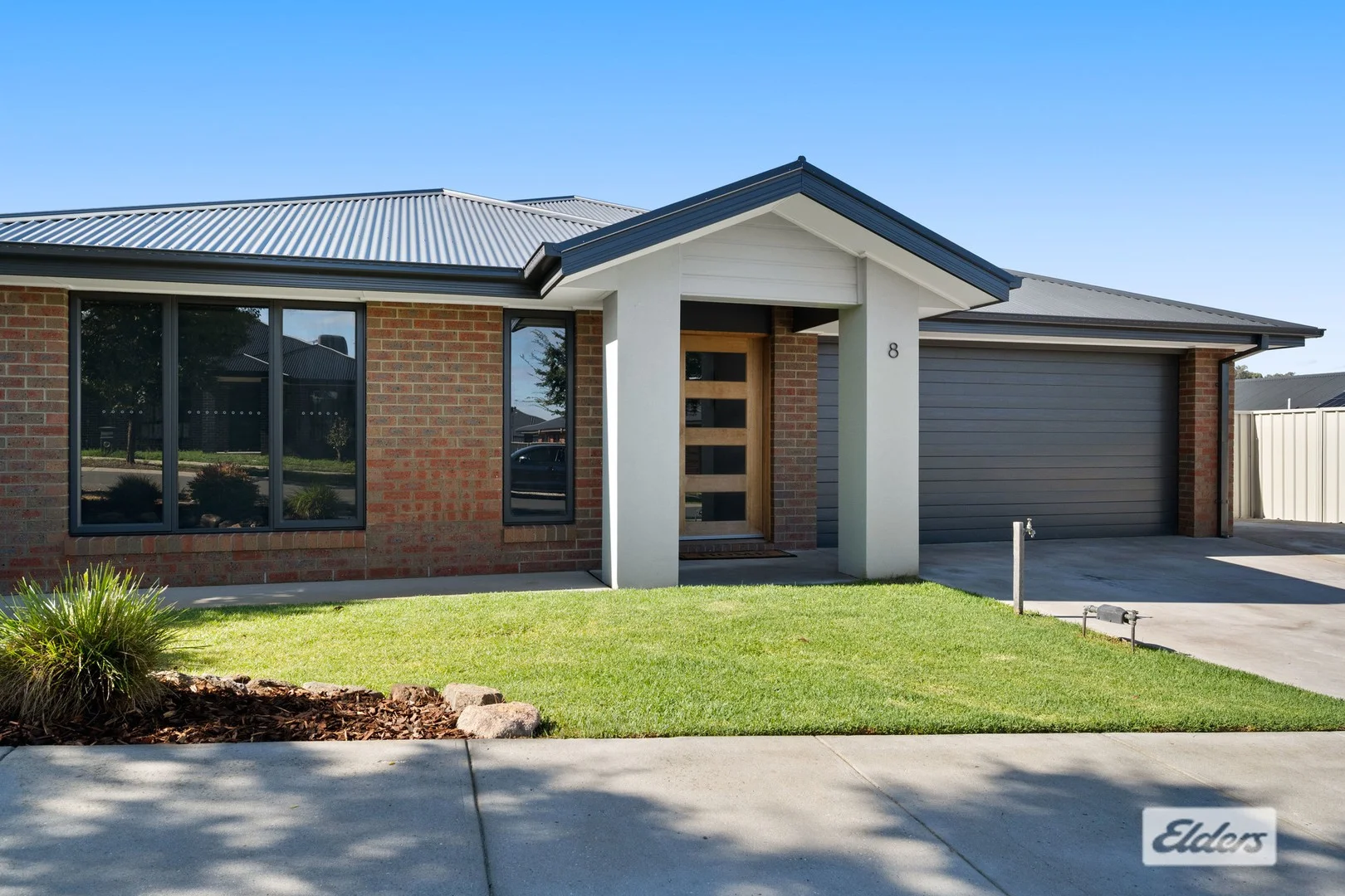 8 Avenel Circuit, Wodonga VIC 3690