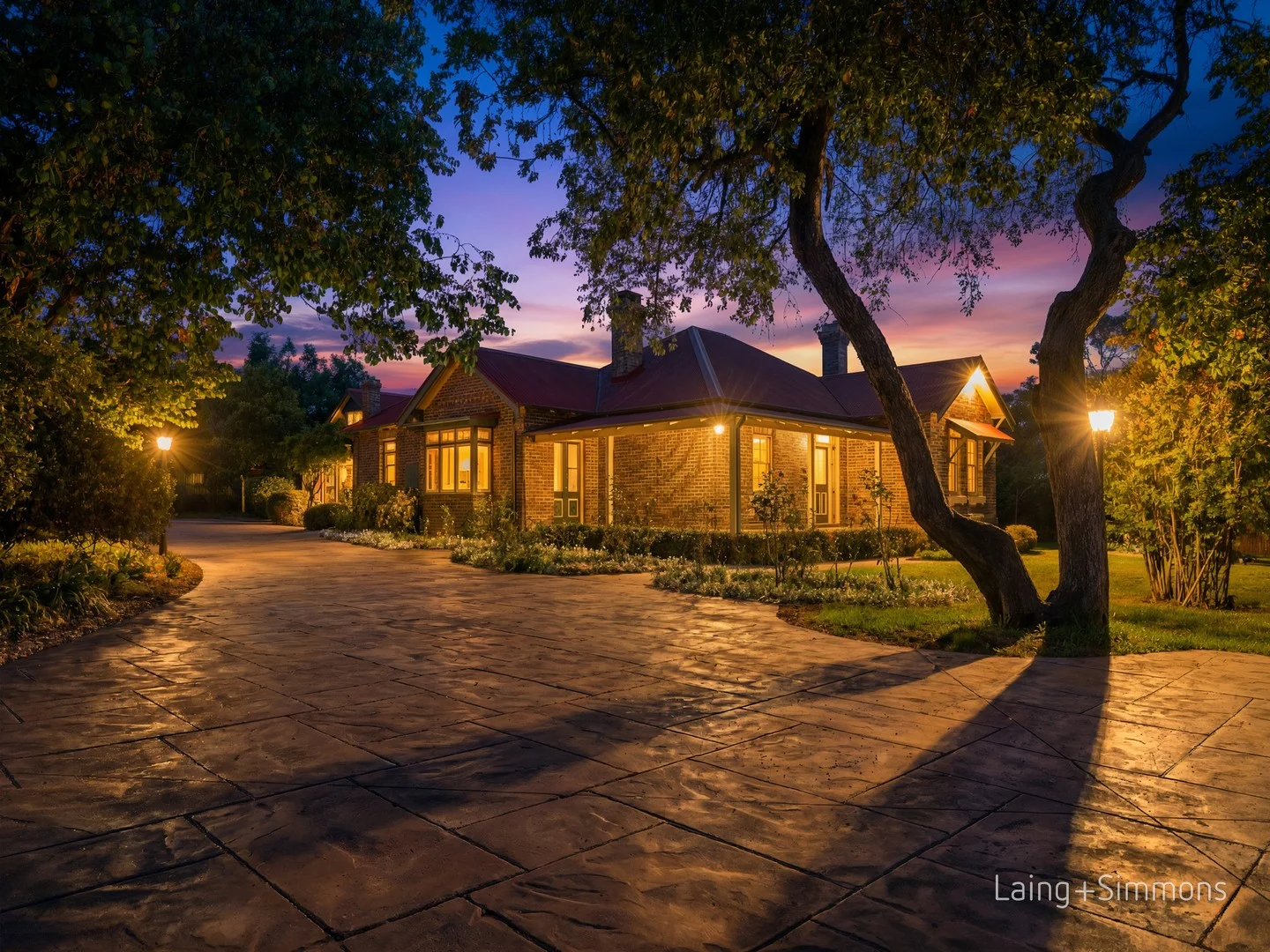 52 Lynches Road, Armidale NSW 2350