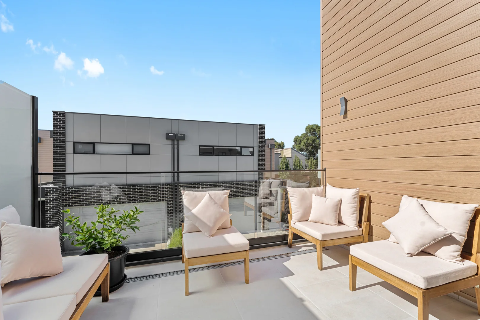 Additional image 10 of 4/11 Young Road, Hallam VIC 3803