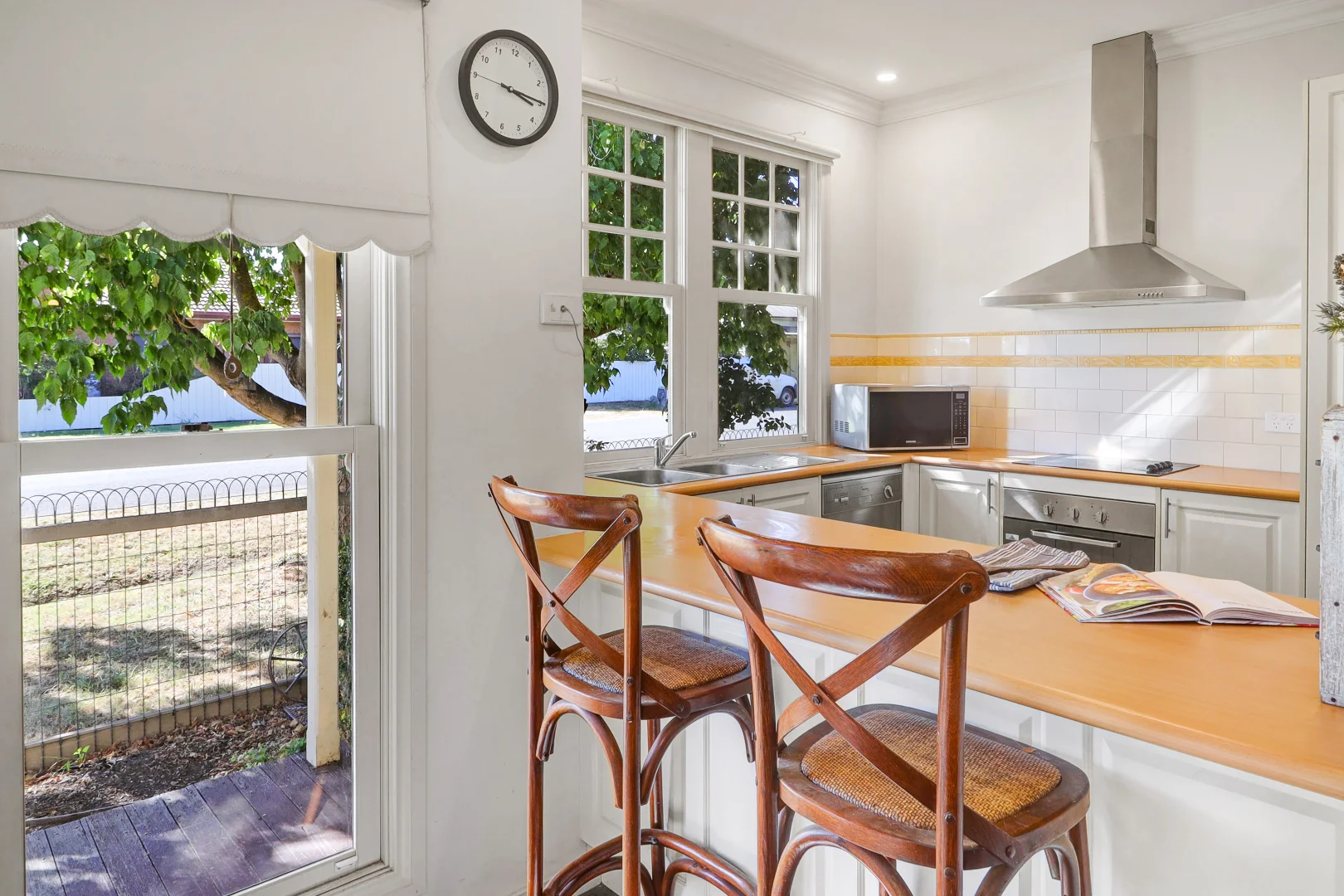 Additional image 6 of 1A The Parade, Mansfield VIC 3722