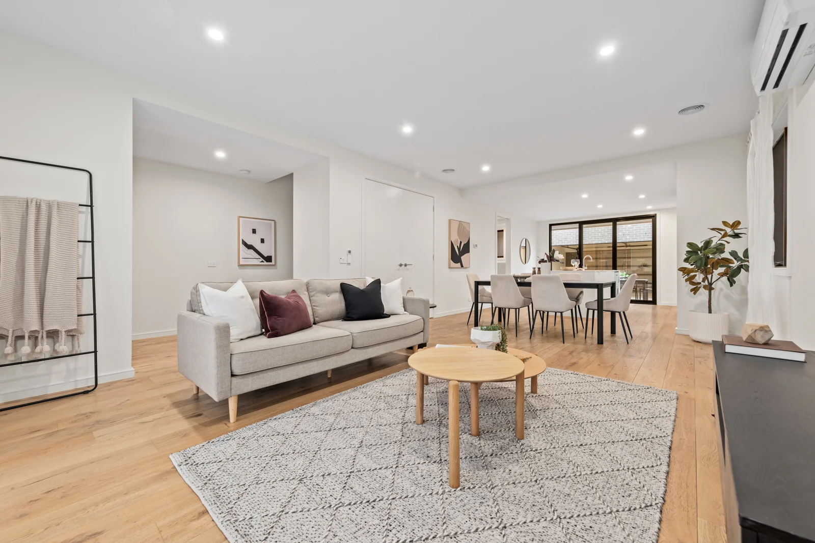 29 Crick Walk, Burwood East VIC 3151