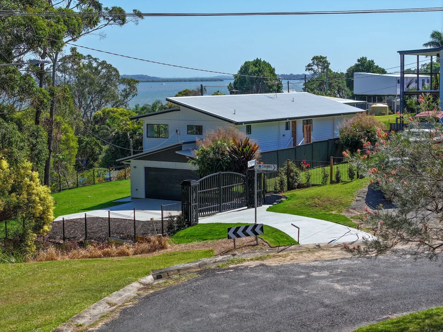 121 Channel Street, Russell Island QLD 4184