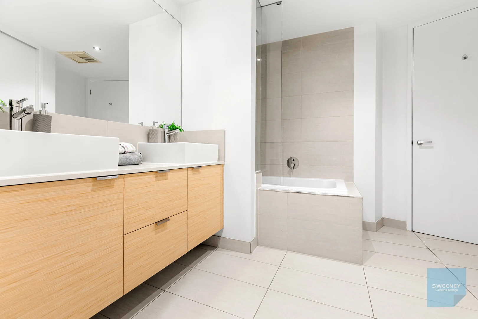 Additional image 8 of 6/2 The Esplanade, Caroline Springs VIC 3023