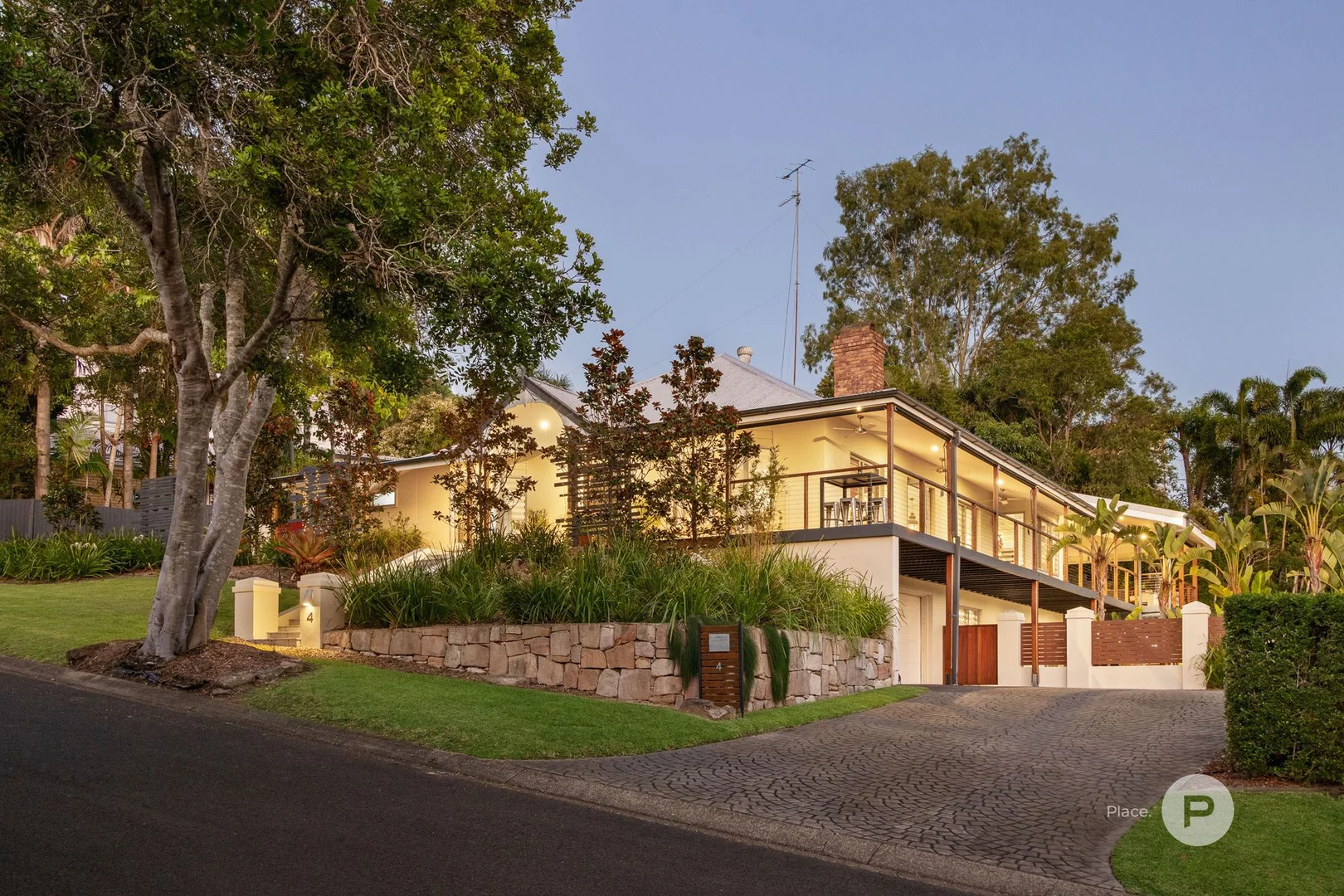 4 Stoneybrook Street, Kenmore Hills QLD 4069