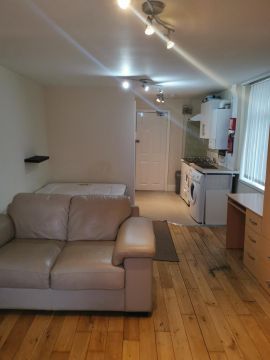 Woodville Road, Cardiff CF24, Studio to rent