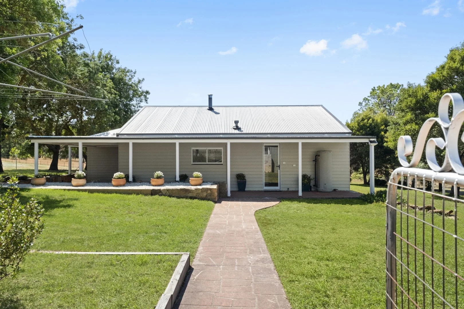 1 Simms Lane, Parkesbourne NSW 2580