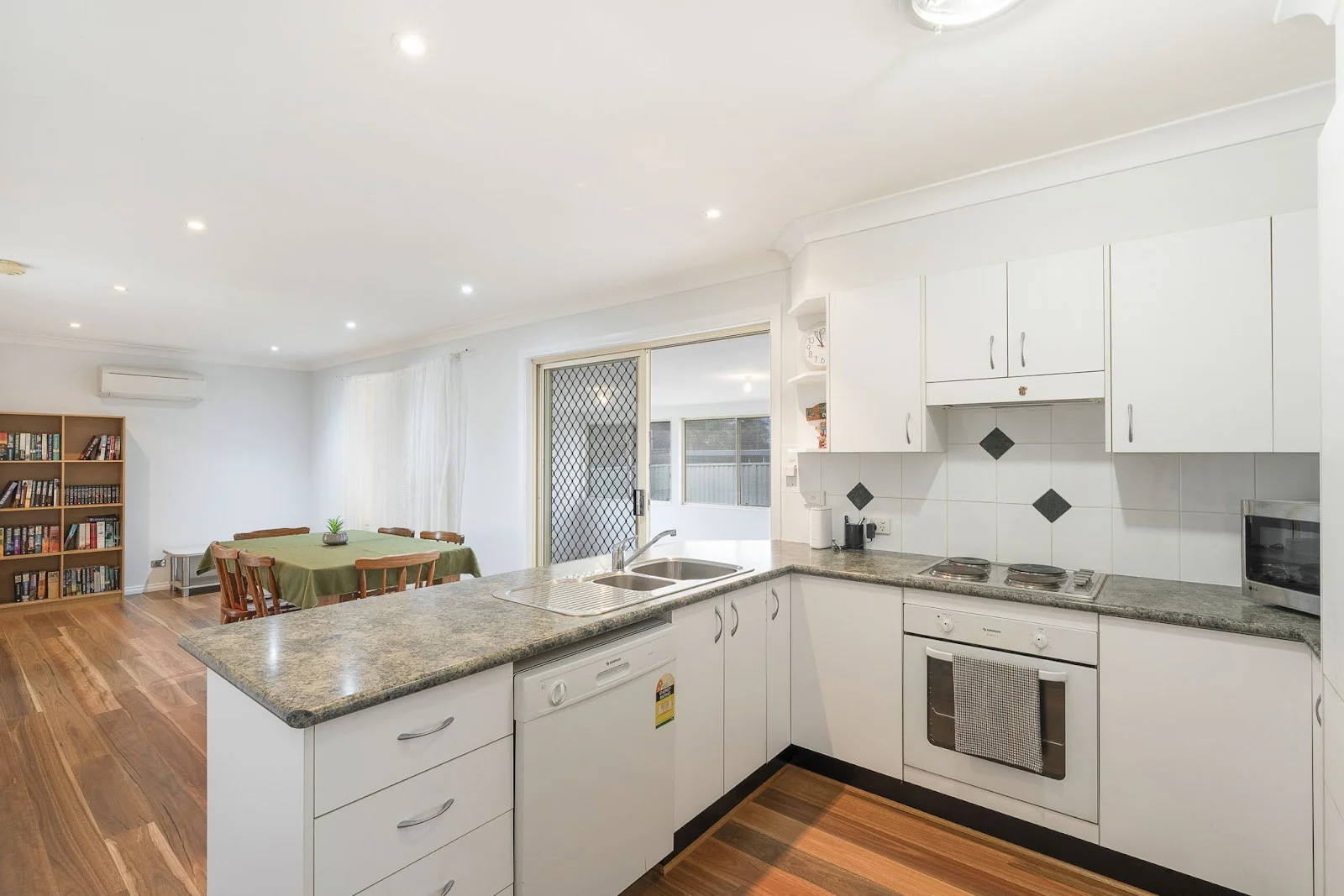 Additional image 4 of 10 Roper Road, Blue Haven NSW 2262