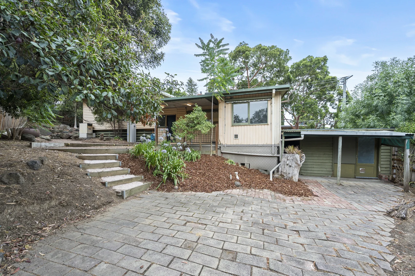 Additional image 8 of 1 De Blonay Crescent, Greensborough VIC 3088