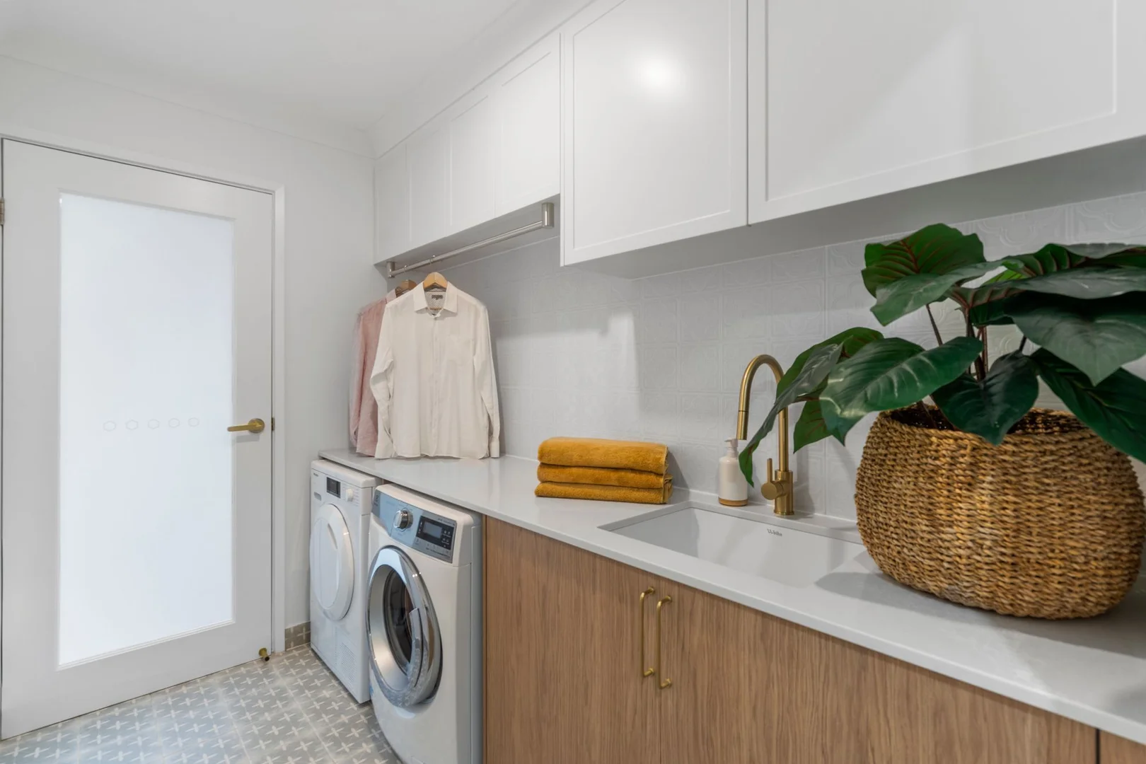 Additional image 11 of 210 Sunshine Boulevard, Mermaid Waters QLD 4218