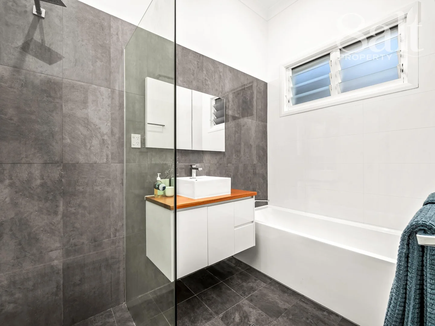 Additional image 15 of 98 Bar Beach Avenue, The Junction NSW 2291