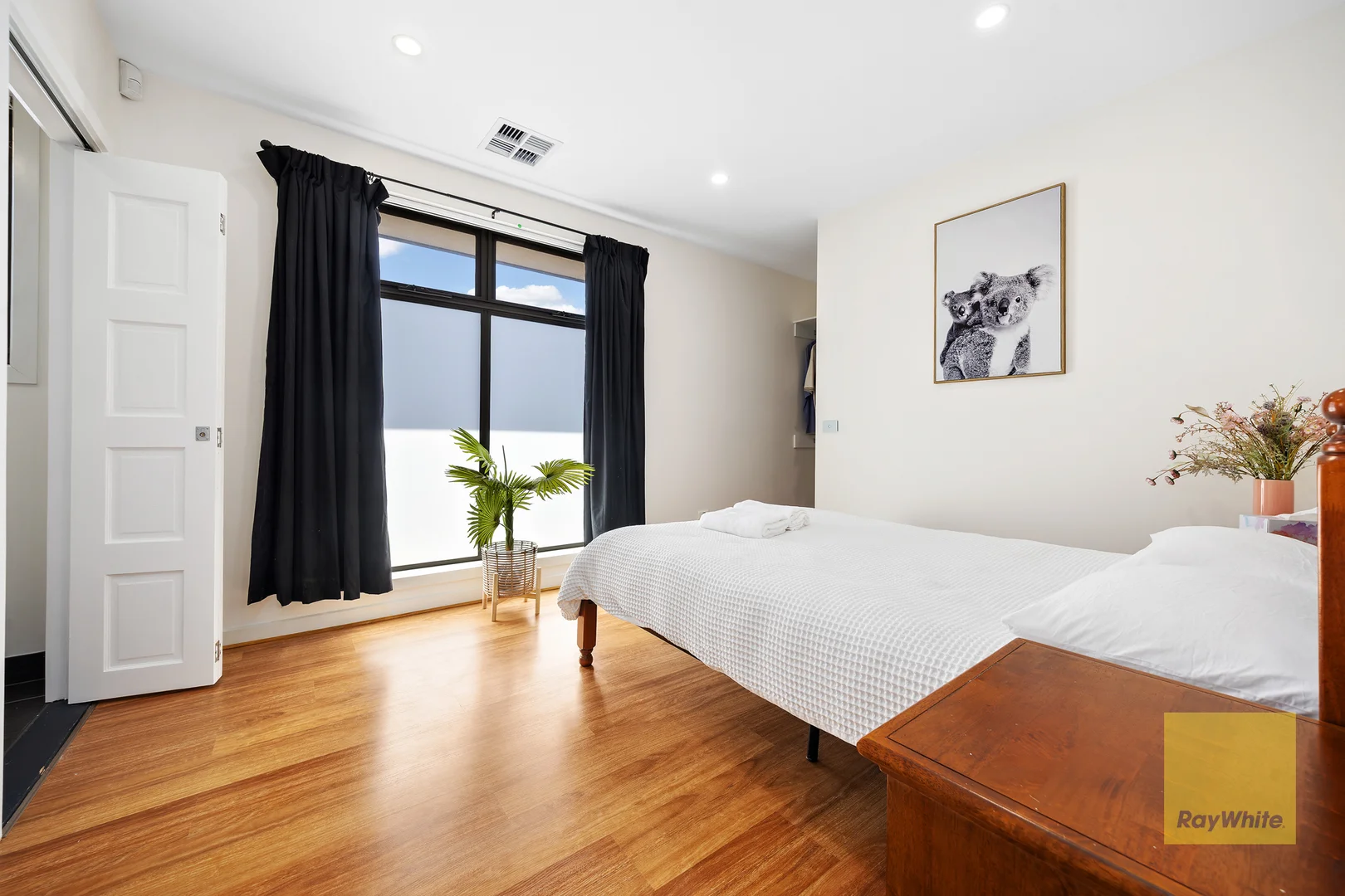 Additional image 4 of 27 Middle Park Drive, Sanctuary Lakes VIC 3030