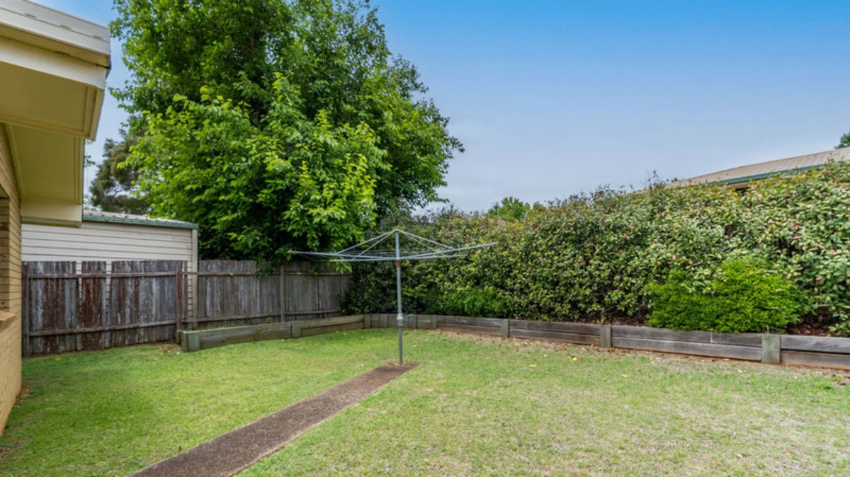 Additional image 8 of 1&2/16 Behland Street, Kearneys Spring QLD 4350