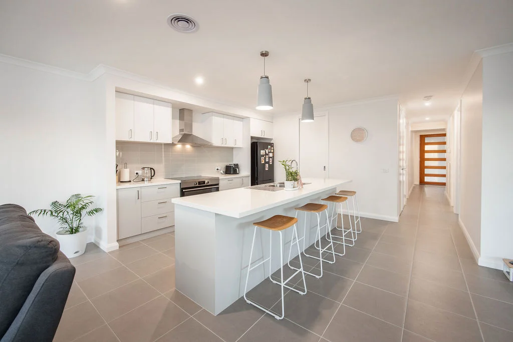 Additional image 20 of 1 & 2/74 Westacott Crescent, Baranduda VIC 3691