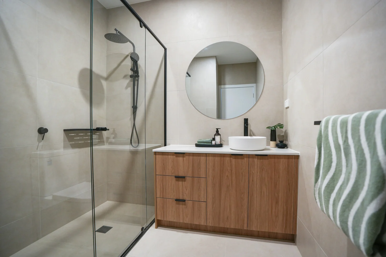 Additional image 33 of 8 Lemon Tree Lane, Greensborough VIC 3088