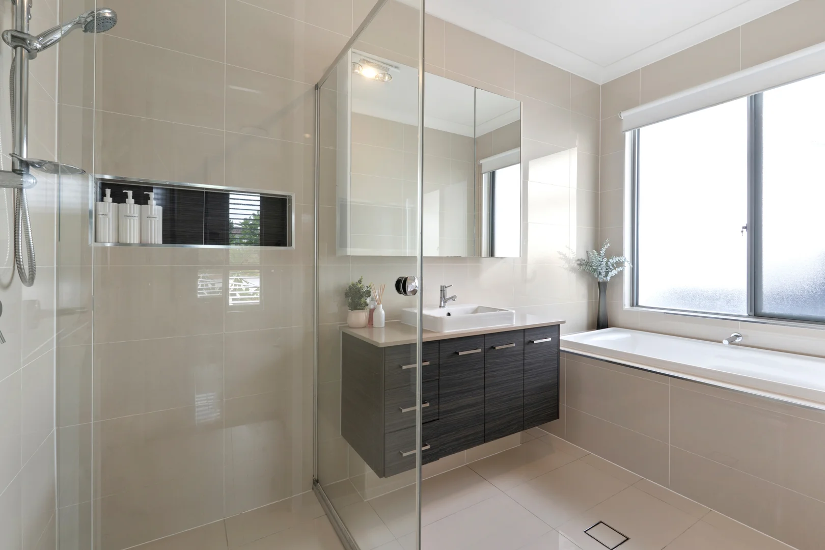 Additional image 30 of 8 Waterside Esplanade, Helensvale QLD 4212