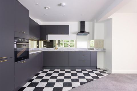 798 Chesterfield Road, Sheffield S8