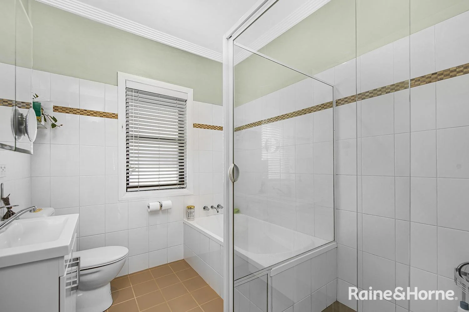 Additional image 11 of 22 Robb Street, Belmont NSW 2280