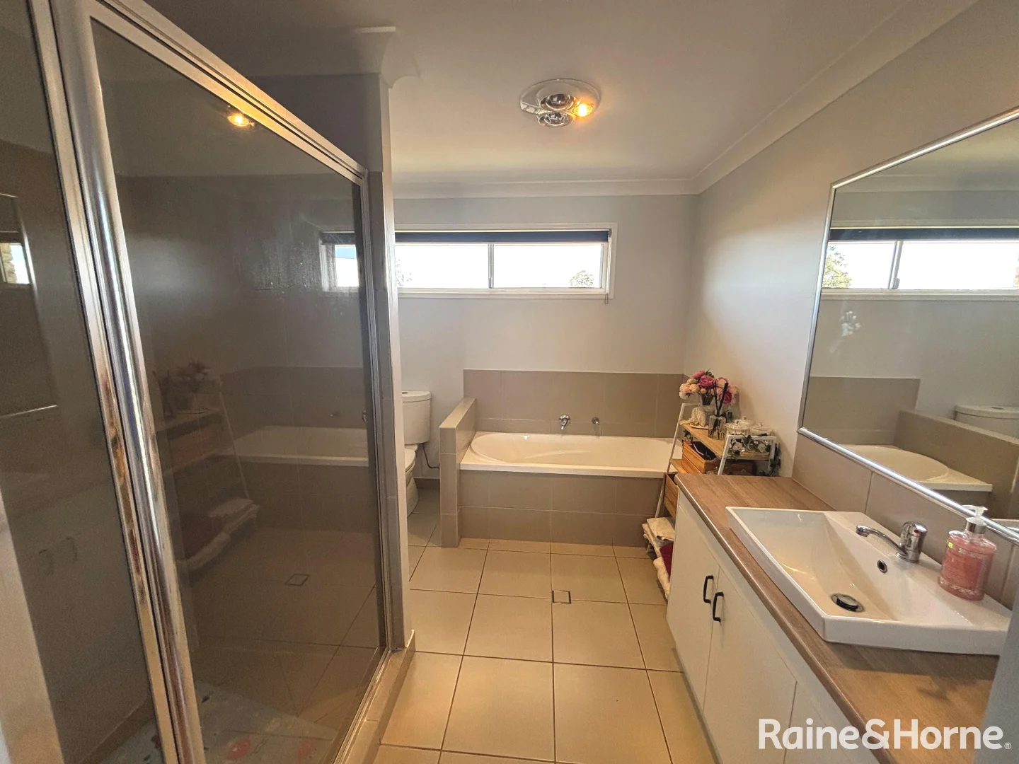 Additional image 8 of 94-96 Rosella Parade, Kingaroy QLD 4610