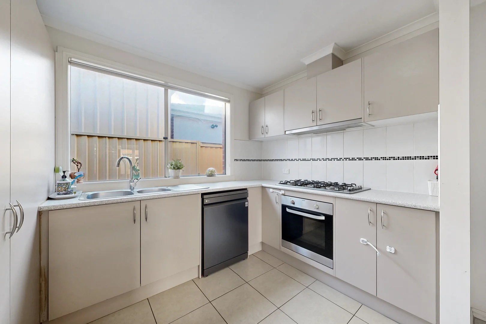 Additional image 5 of 129 Blue Horizons Way, Pakenham VIC 3810