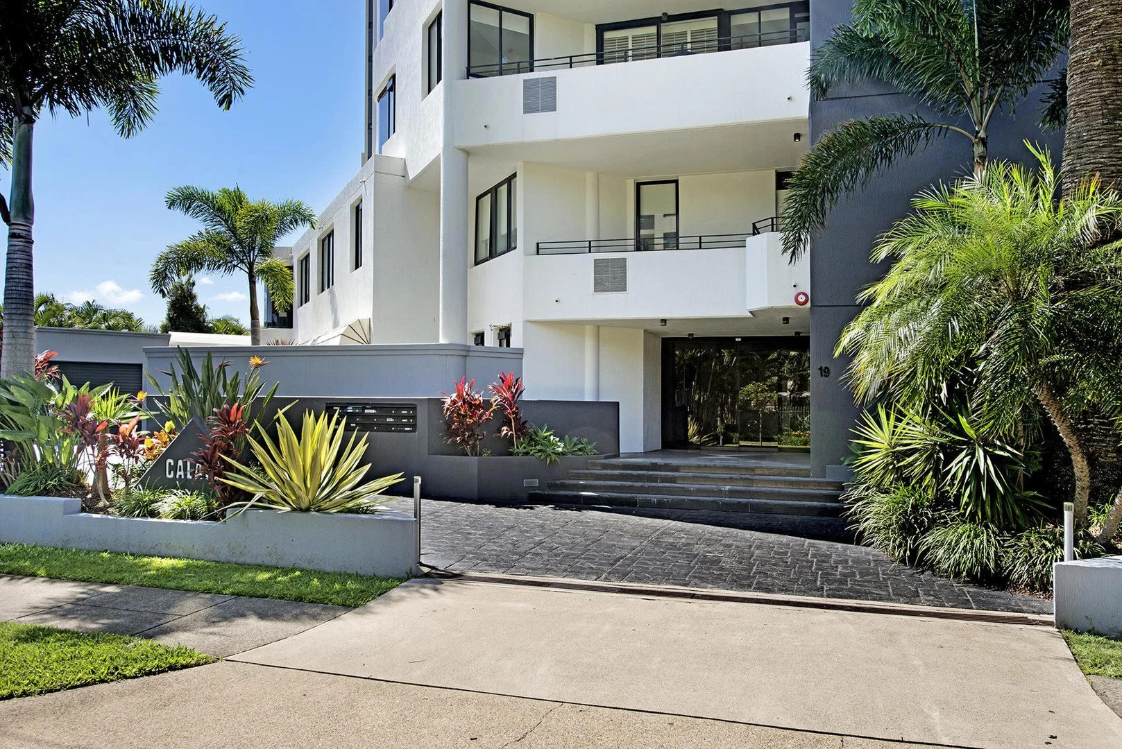 5/19 Peak Avenue, Main Beach QLD 4217