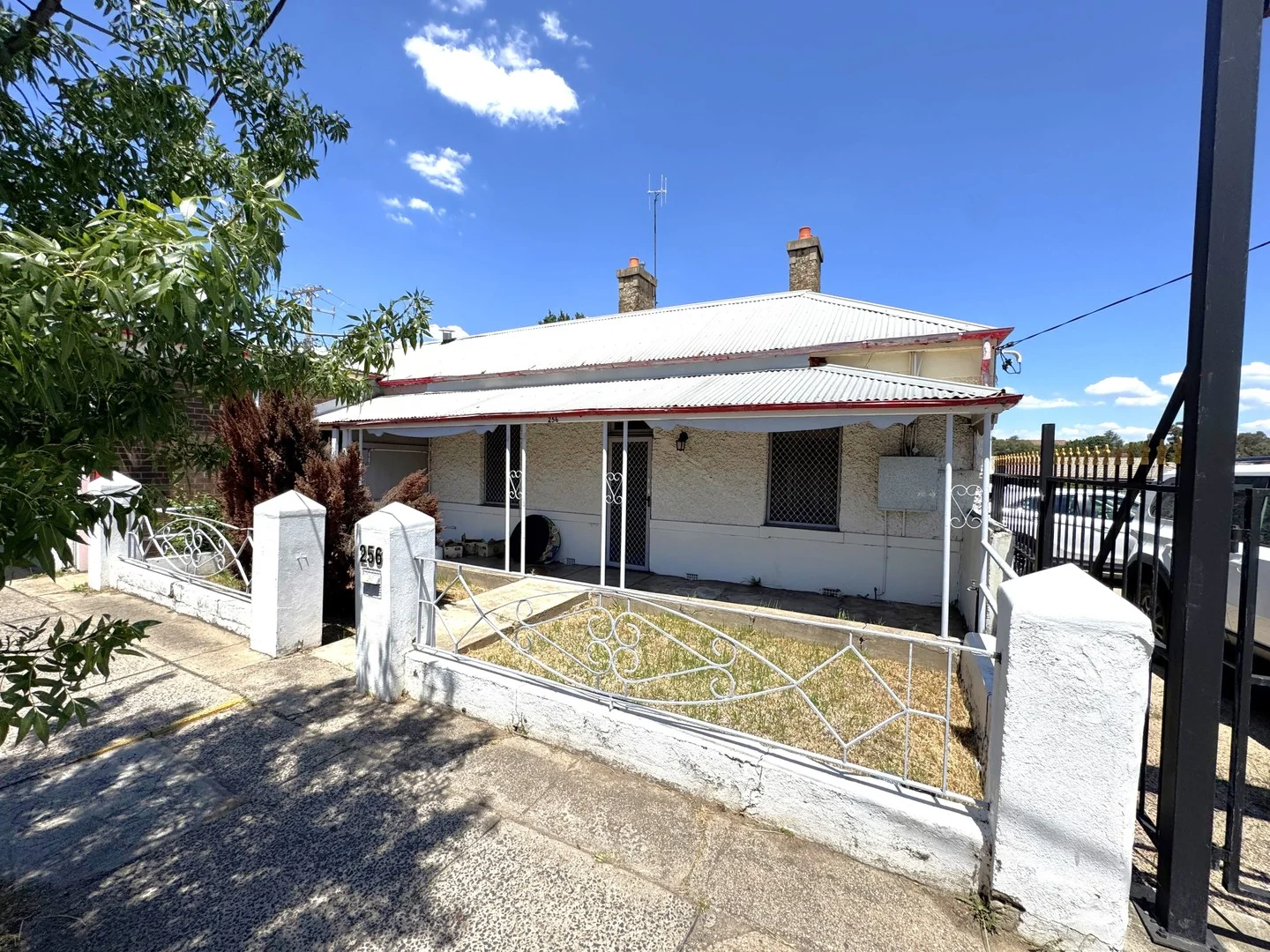 256 Stewart Street, Bathurst NSW 2795
