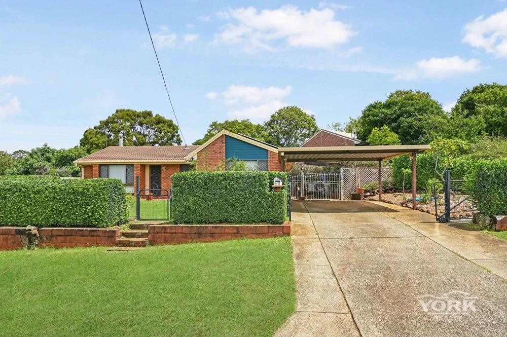 11 McWilliam Street, Wilsonton Heights QLD 4350