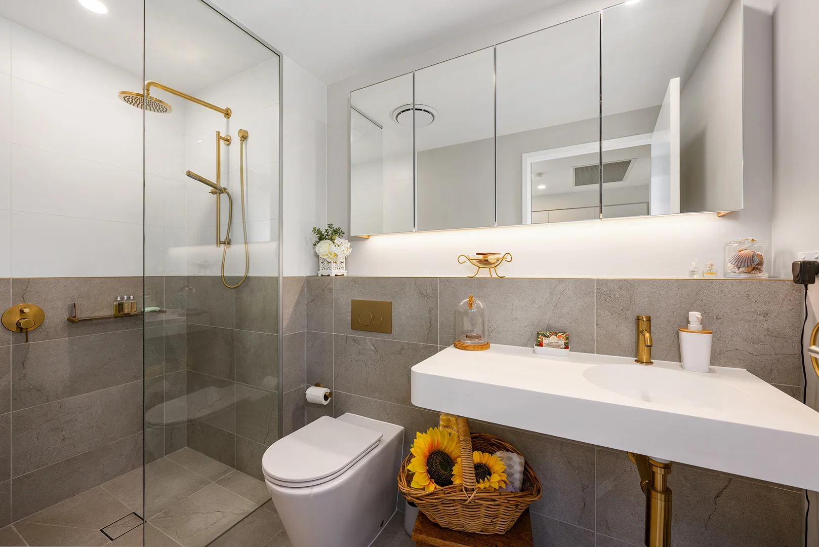 Additional image 11 of 1109/6-8 Sickle Avenue, Hope Island QLD 4212