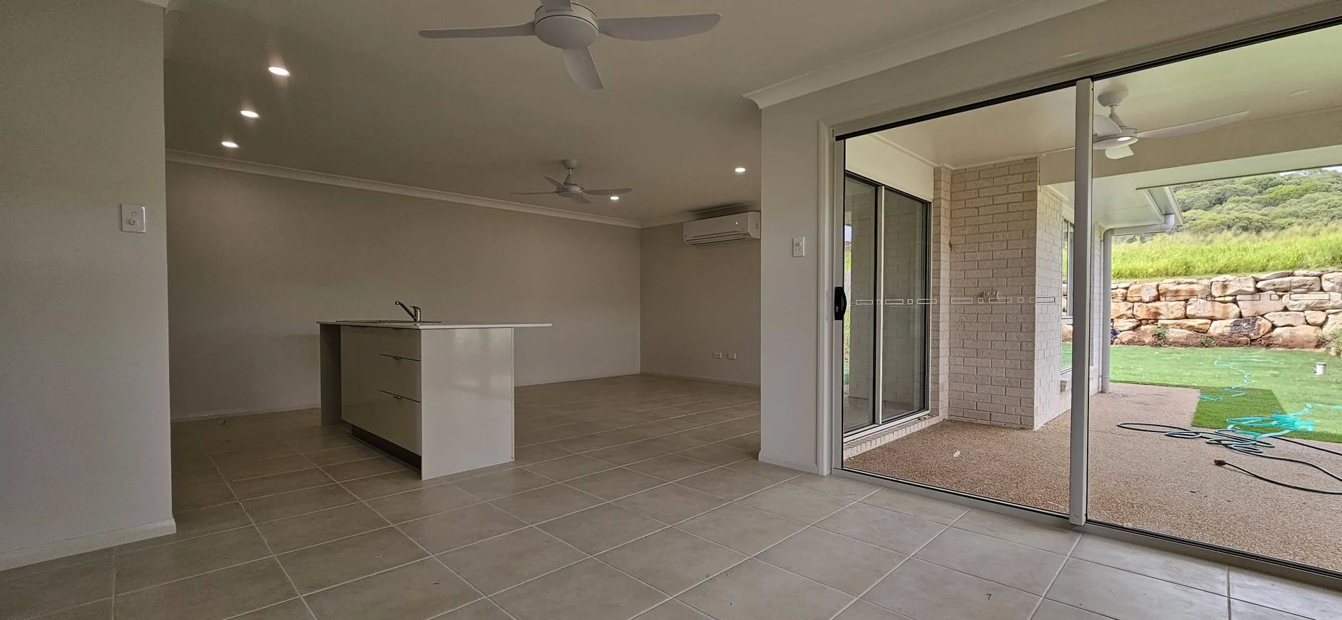 Additional image 3 of 1 & 2/15 Burlington Street, Lammermoor QLD 4703