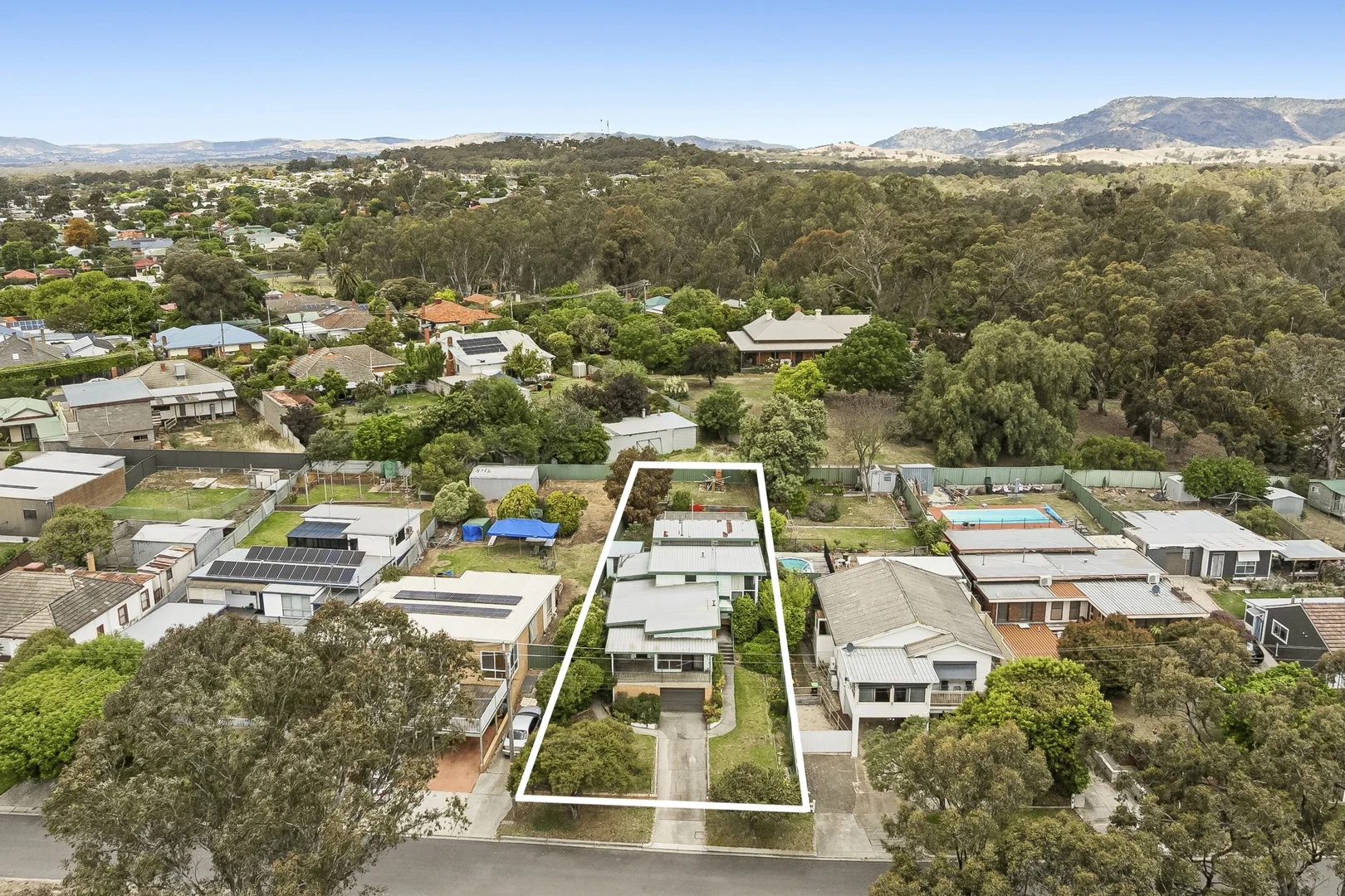 Additional image 3 of 35 Gordon Crescent, Seymour VIC 3660