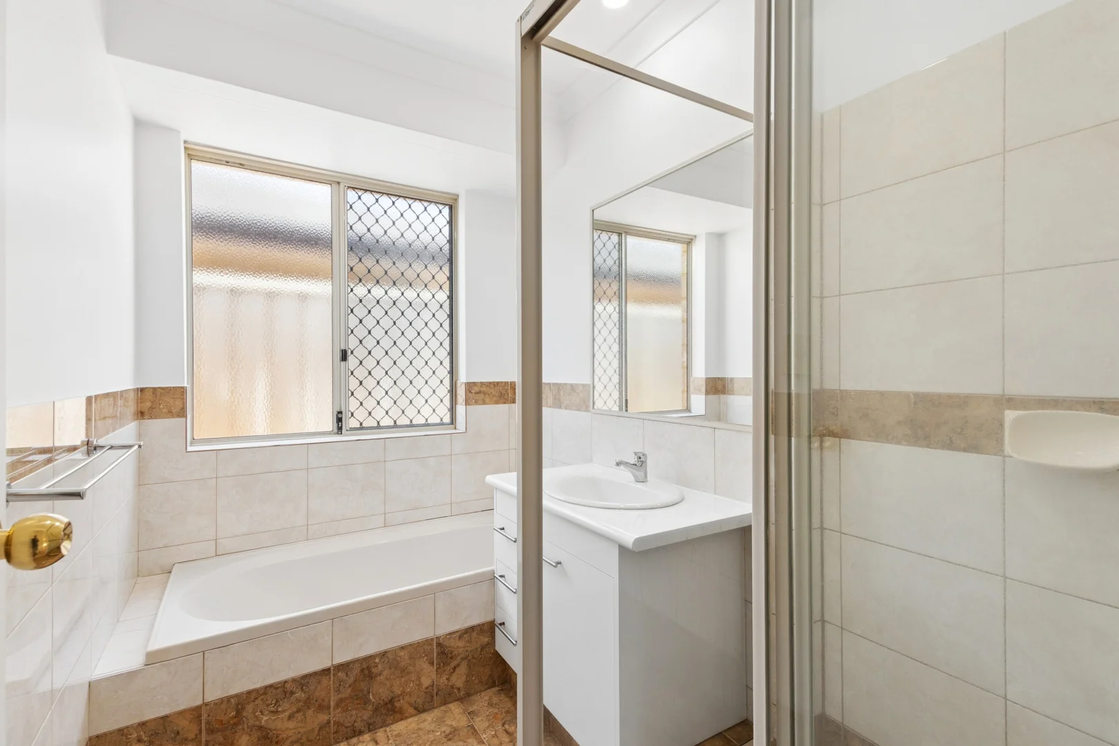 Additional image 13 of 216 Gabriel Street, Cloverdale WA 6105