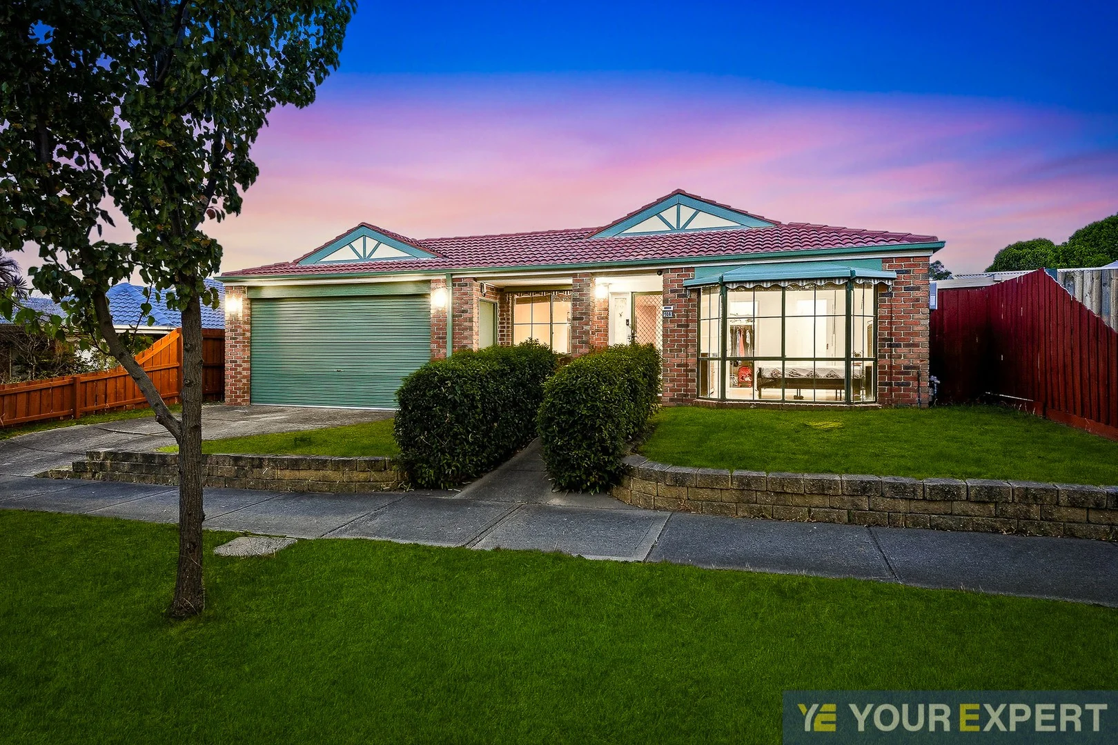 106 Oakgrove Drive, Narre Warren South VIC 3805