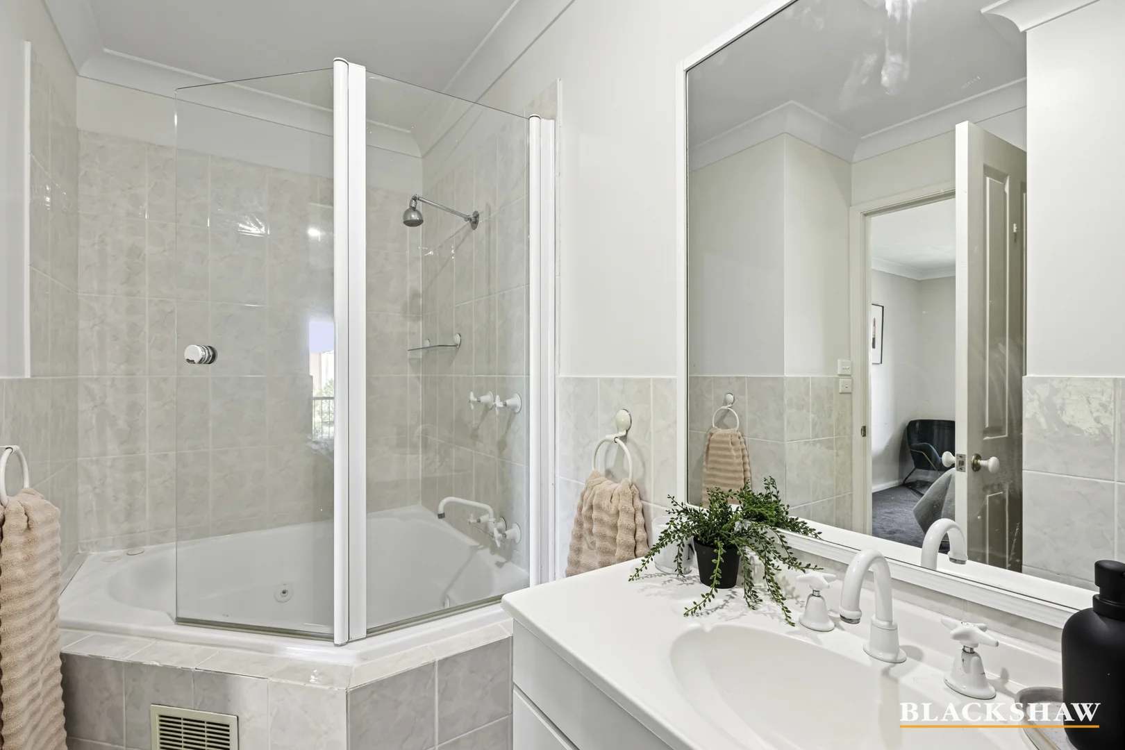 Additional image 13 of 10/112 Baldwin Drive, Kaleen ACT 2617