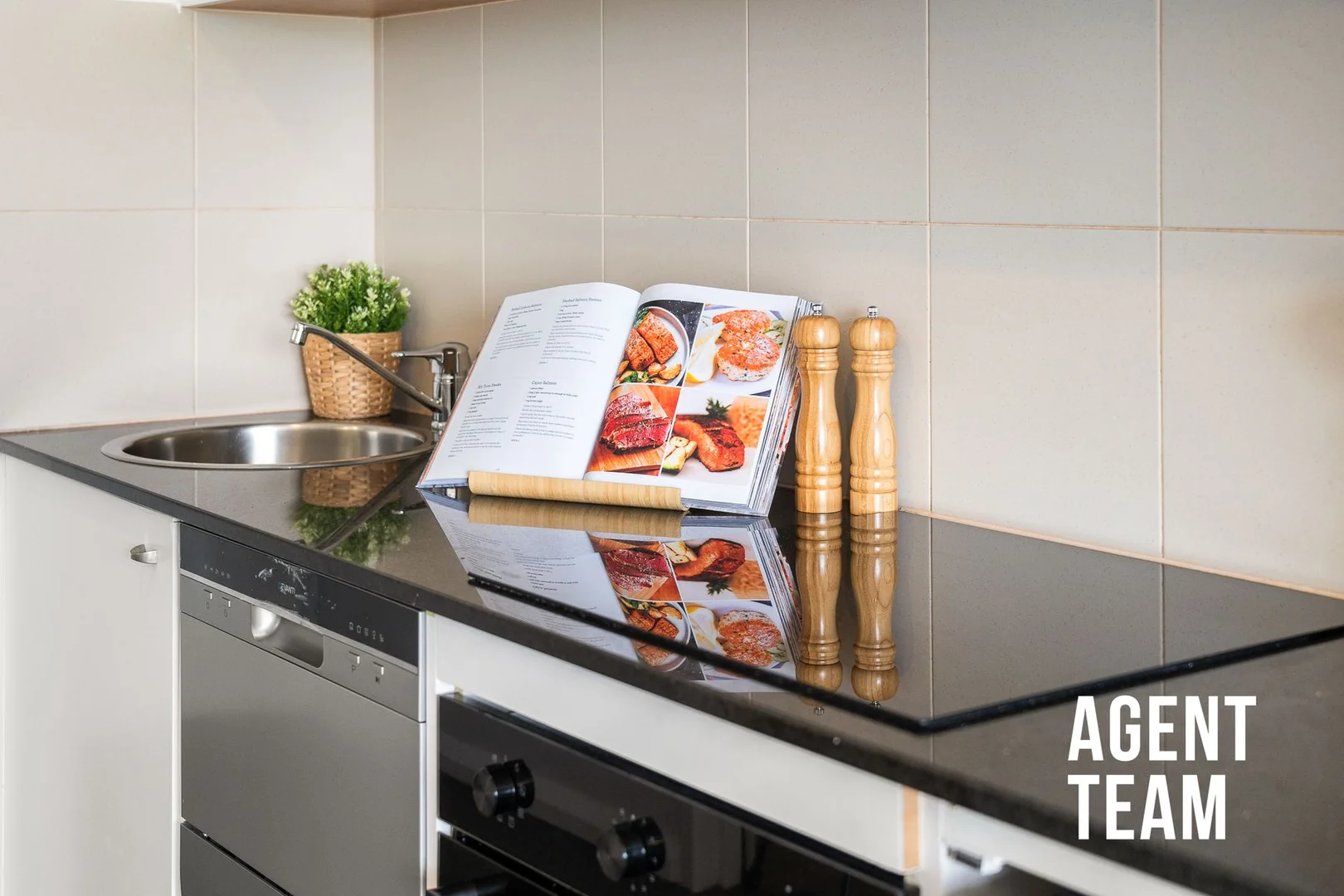 Additional image 6 of 704/2 Akuna Street, City ACT 2601