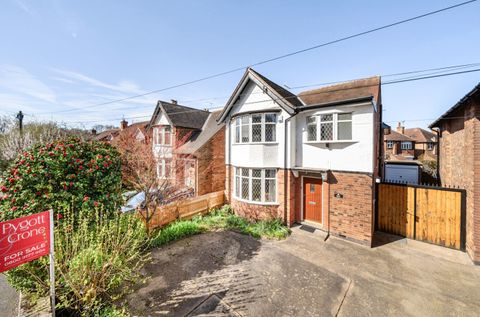 Sutton Passeys Crescent, Wollaton Park, Nottingham NG8
