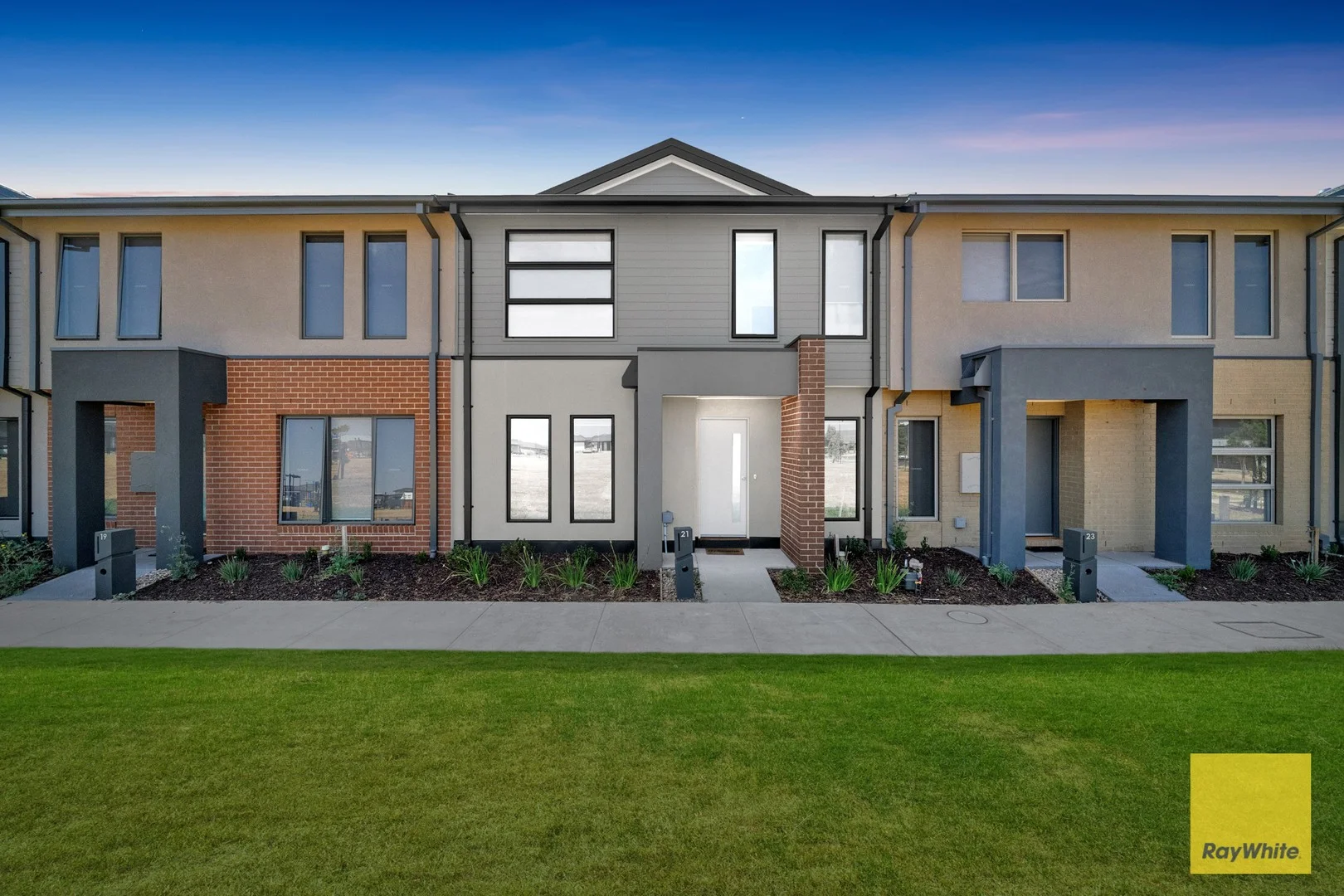 21 Nishi Walk, Deanside VIC 3336