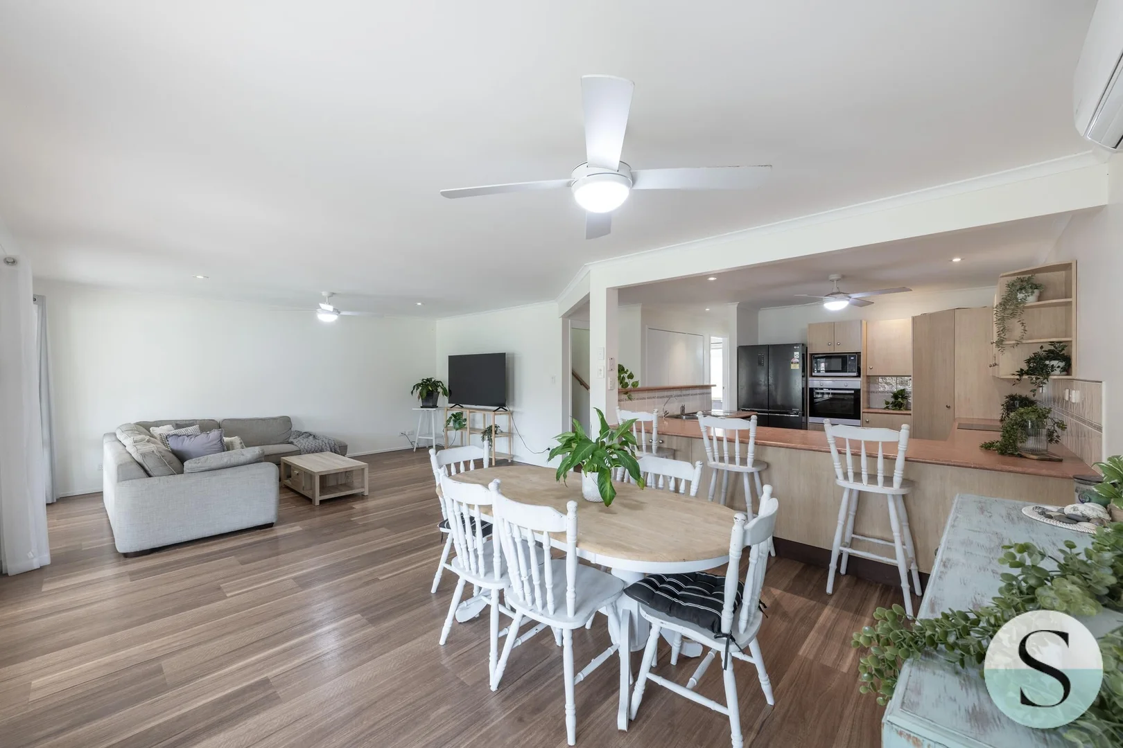 Additional image 26 of 10 Driftwood Close, Caves Beach NSW 2281