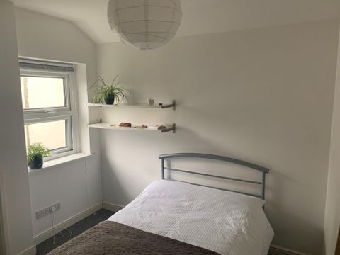 67 Ferry Road, Grangetown CF11, Room to rent