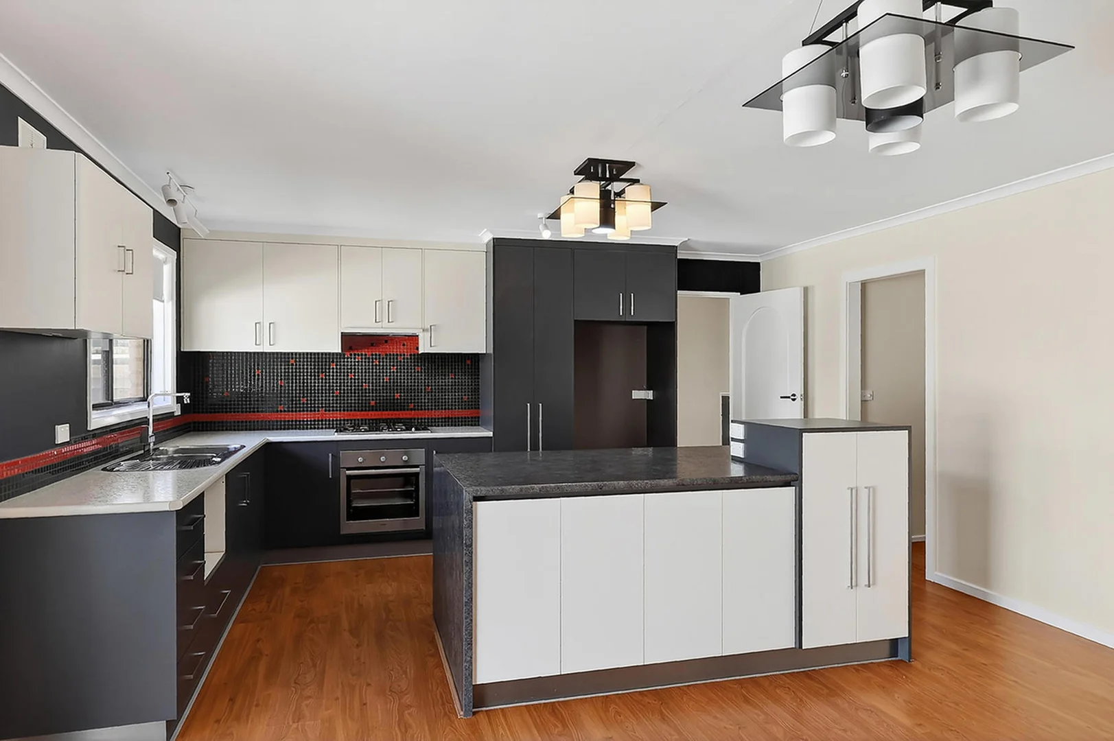 Additional image 2 of 472-474 Raglan Parade, Warrnambool VIC 3280