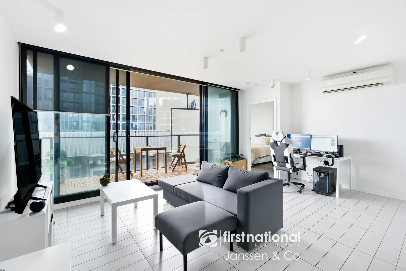 Additional image 2 of 2101/673 La Trobe Street, Docklands VIC 3008