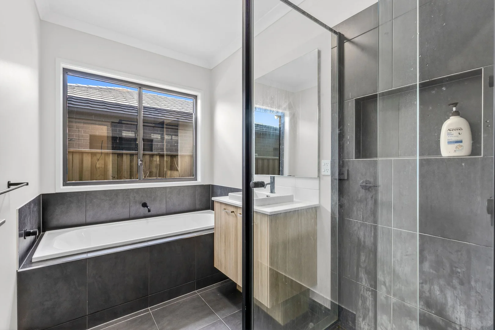 Additional image 4 of 30 Allansford Crescent, Armstrong Creek VIC 3217